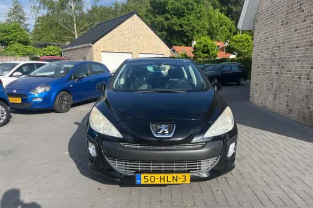 Peugeot 308 (2009) thumbnail 3