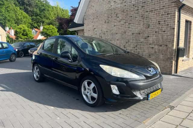 Peugeot 308 (2009) thumbnail 4