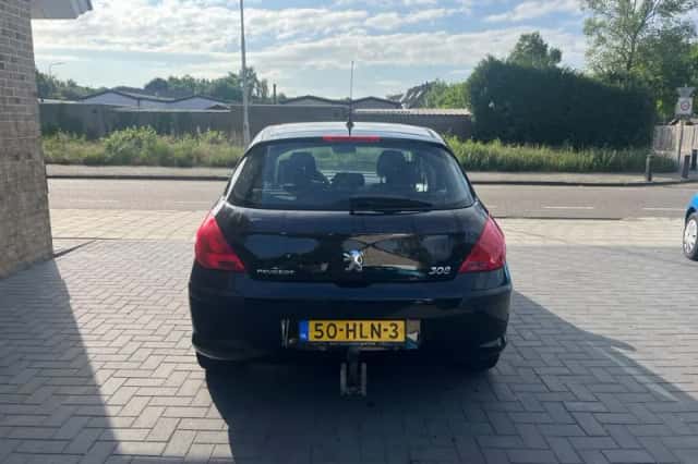 Peugeot 308 (2009) thumbnail 6