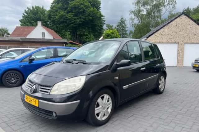 Renault Scénic (2005) thumbnail 1