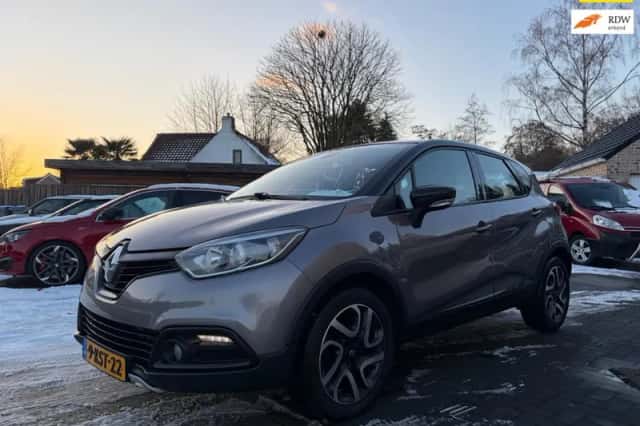 Renault Captur (2013) thumbnail 2
