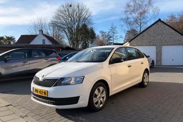 Škoda Rapid (2016) thumbnail 1