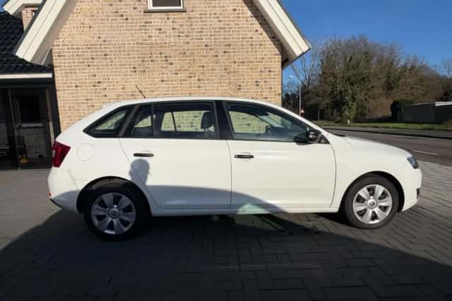 Škoda Rapid (2016) thumbnail 5