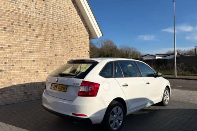 Škoda Rapid (2016) thumbnail 6