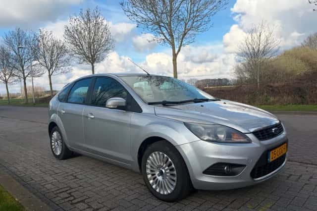 Ford Focus (2010) thumbnail 4