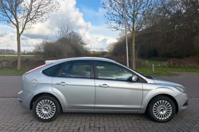 Ford Focus (2010) thumbnail 5