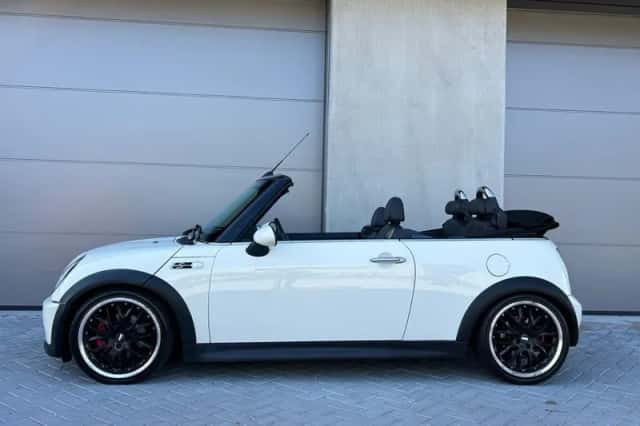 MINI Cabrio (2008) thumbnail 3