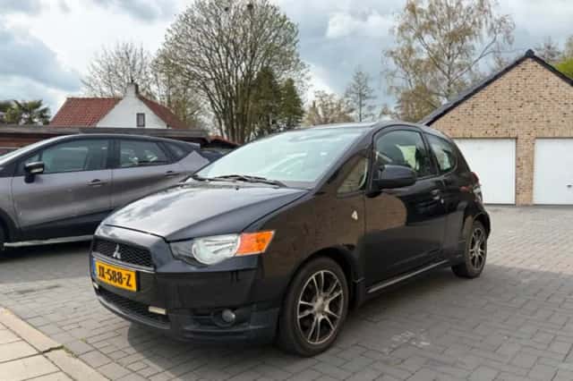 Mitsubishi Colt (2010) thumbnail 1