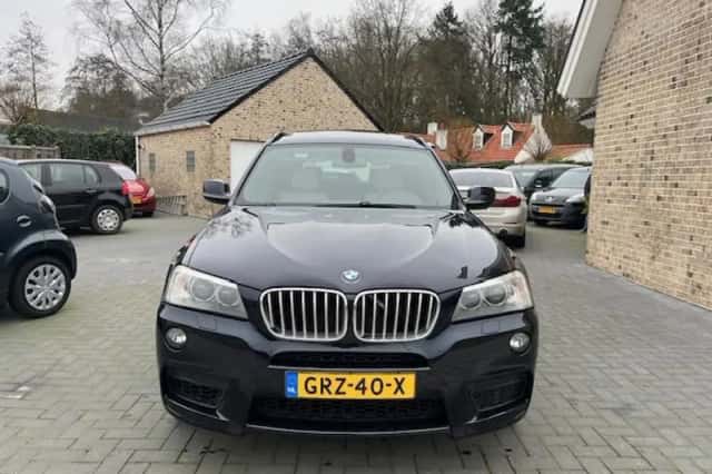 BMW X3 (2011) thumbnail 2
