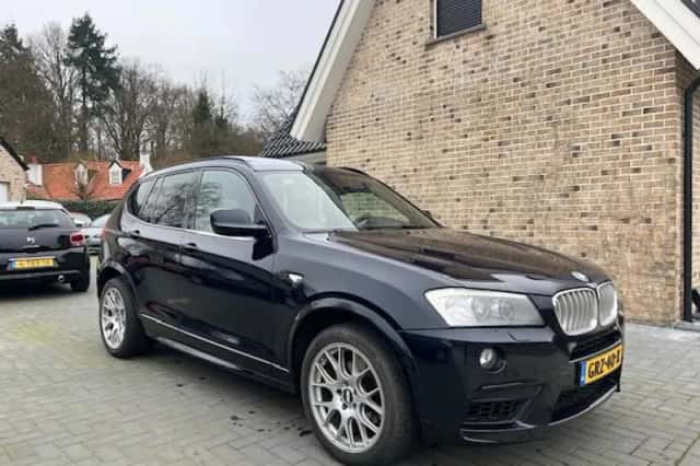 BMW X3 (2011) thumbnail 3