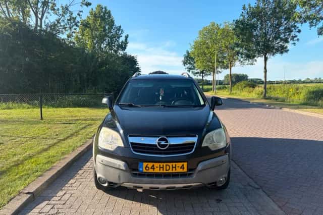 Opel Antara (2008) thumbnail 3
