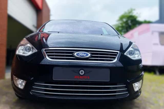 Ford Galaxy (2013) thumbnail 2