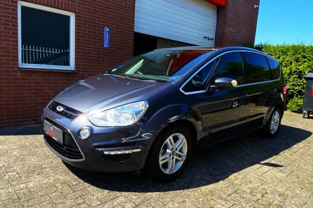 Ford S-Max (2010) thumbnail 1