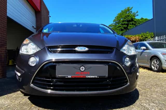 Ford S-Max (2010) thumbnail 2