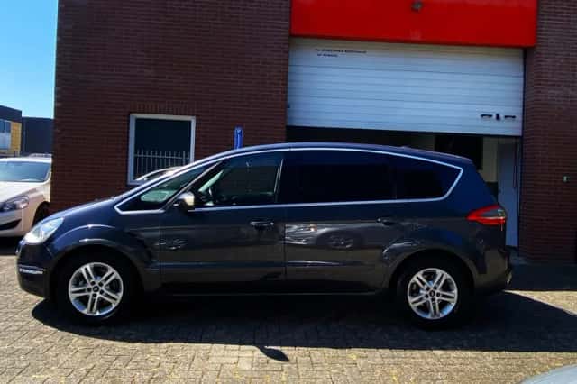 Ford S-Max (2010) thumbnail 5