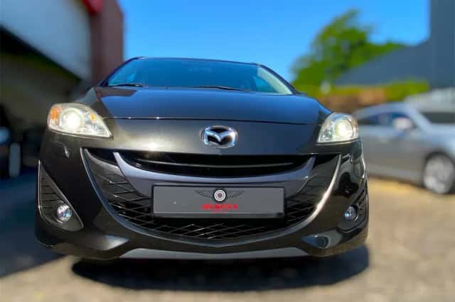 Mazda 5 (2012) thumbnail 2