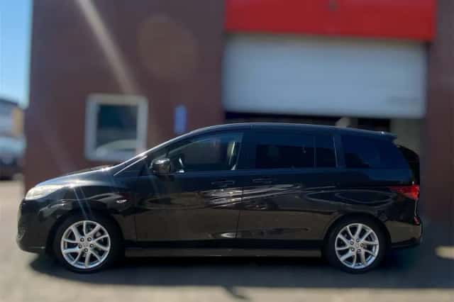 Mazda 5 (2012) thumbnail 3