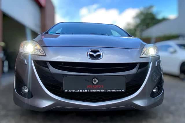 Mazda 5 (2012) thumbnail 2