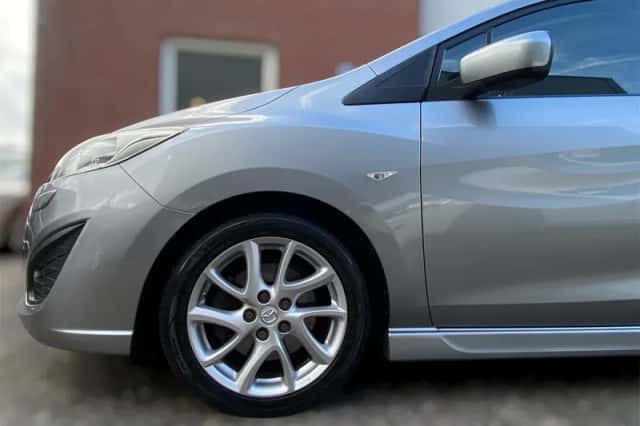 Mazda 5 (2012) thumbnail 3