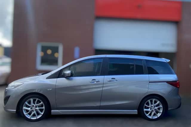 Mazda 5 (2012) thumbnail 4