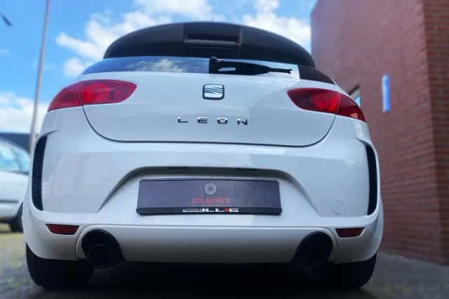 SEAT Leon (2011) thumbnail 3