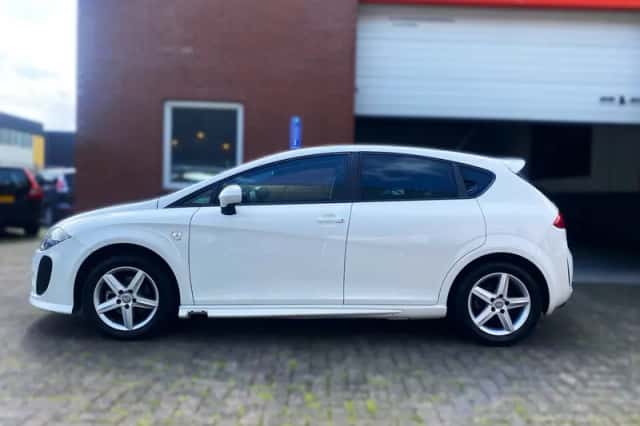 SEAT Leon (2011) thumbnail 6