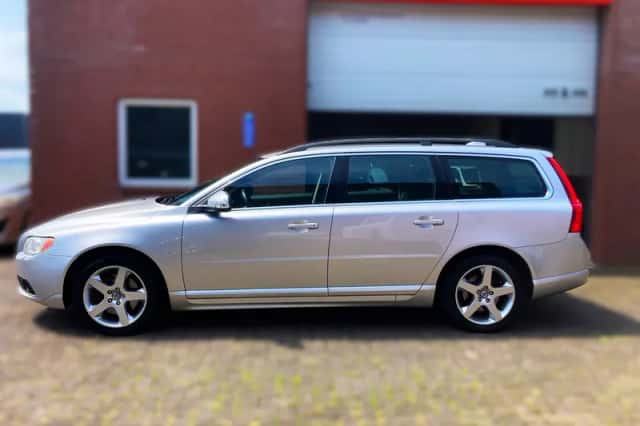 Volvo V70 (2007) thumbnail 3