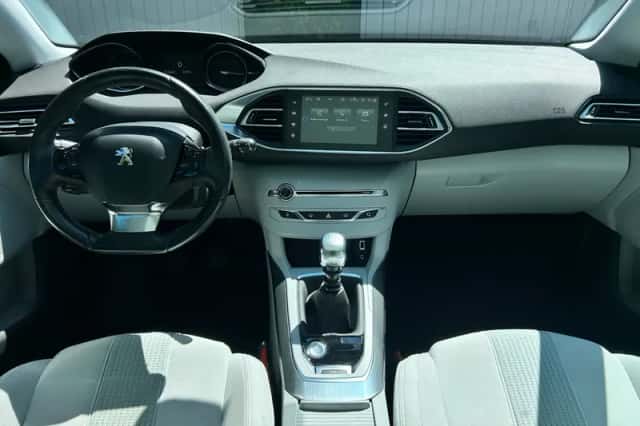 Peugeot 308 (2013) thumbnail 5