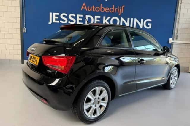 Audi A1 (2011) thumbnail 4