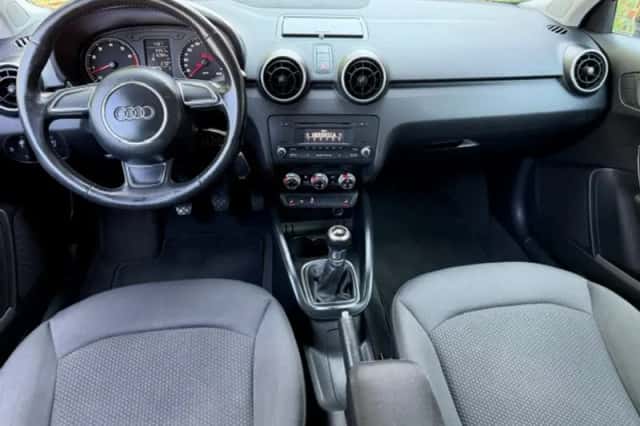 Audi A1 (2011) thumbnail 5