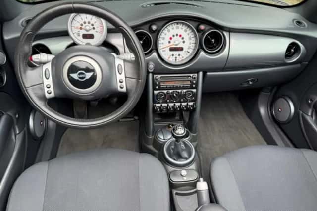 MINI Cabrio (2007) thumbnail 5