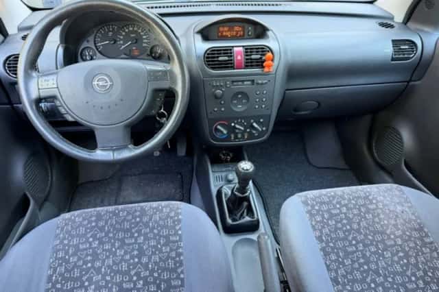 Opel Corsa (2002) thumbnail 5