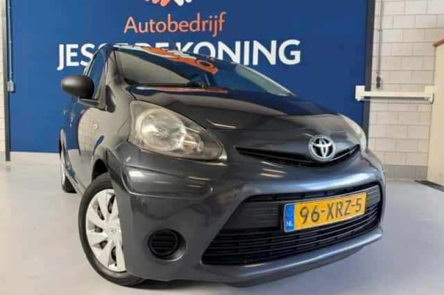 Toyota Aygo (2012) thumbnail 2