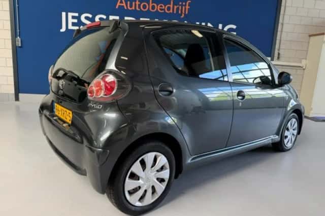 Toyota Aygo (2012) thumbnail 4