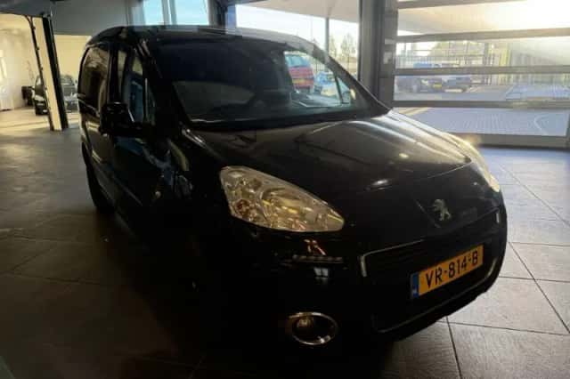 Peugeot Partner (2015) thumbnail 2