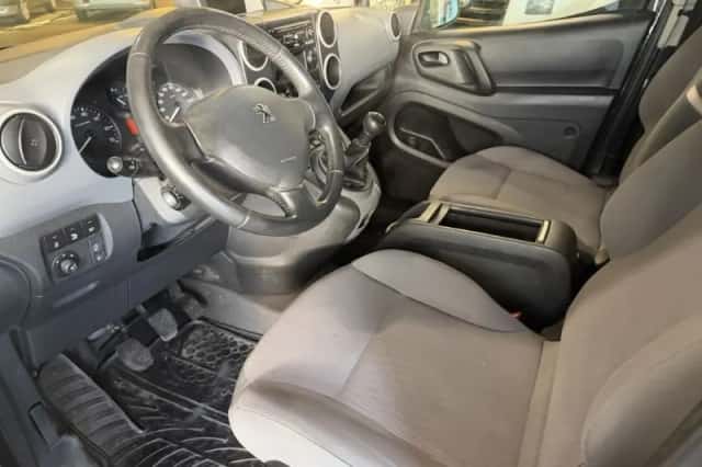 Peugeot Partner (2015) thumbnail 6