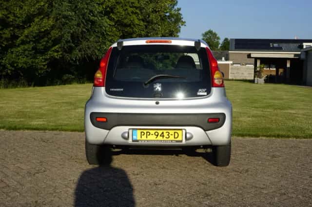 Peugeot 107 (2011) thumbnail 5