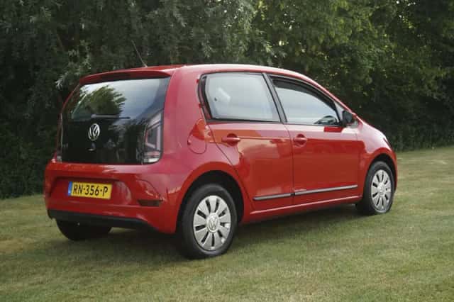 Volkswagen Up! (2018) thumbnail 2