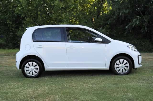 Volkswagen Up! (2021) thumbnail 2