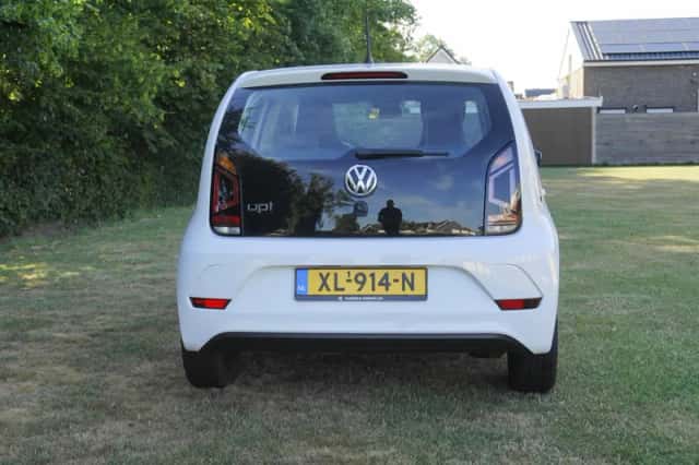 Volkswagen Up! (2019) thumbnail 5