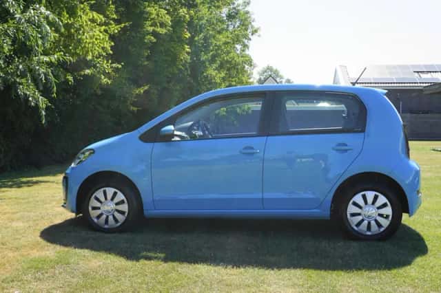 Volkswagen Up! (2023) thumbnail 3