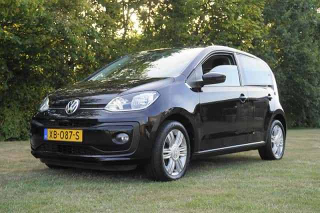 Volkswagen Up! (2018) thumbnail 1