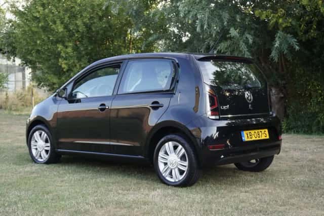 Volkswagen Up! (2018) thumbnail 2
