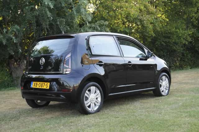 Volkswagen Up! (2018) thumbnail 3