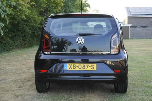 Volkswagen Up! (2018) thumbnail 6