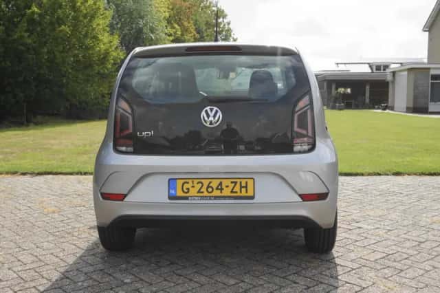Volkswagen Up! (2020) thumbnail 5