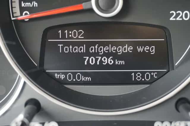 Volkswagen Up! (2020) thumbnail 6