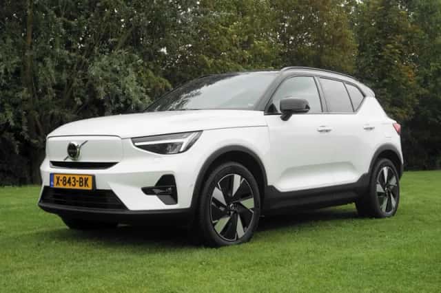 Volvo XC40 (2023) thumbnail 1