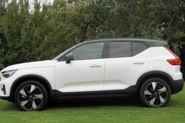 Volvo XC40 (2023) thumbnail 3