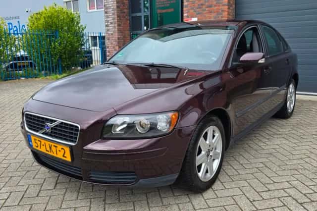 Volvo S40 (2004) thumbnail 1